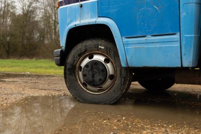1982 Mercedes - Benz 608D (Flatbed)