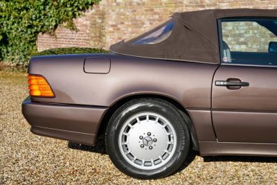 1993 Mercedes - Benz 300 SL &ldquo;Brown over brown&rdquo;
