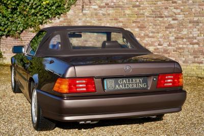 1993 Mercedes - Benz 300 SL &ldquo;Brown over brown&rdquo;