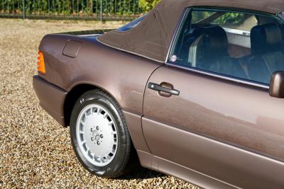 1993 Mercedes - Benz 300 SL &ldquo;Brown over brown&rdquo;