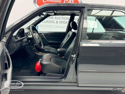 1985 Mercedes - Benz 300E