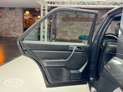 1985 Mercedes - Benz 300E