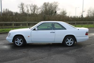 1995 Mercedes - Benz E220 COUPE AUTO