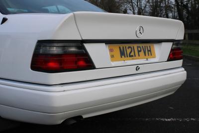 1995 Mercedes - Benz E220 COUPE AUTO