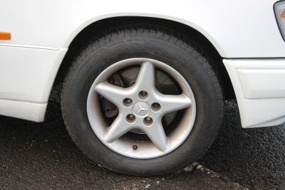 1995 Mercedes - Benz E220 COUPE AUTO