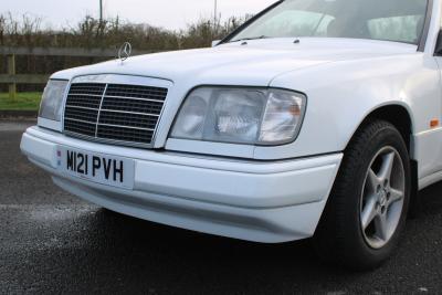 1995 Mercedes - Benz E220 COUPE AUTO
