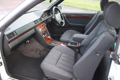 1995 Mercedes - Benz E220 COUPE AUTO