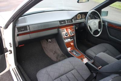 1995 Mercedes - Benz E220 COUPE AUTO
