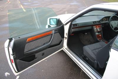 1995 Mercedes - Benz E220 COUPE AUTO