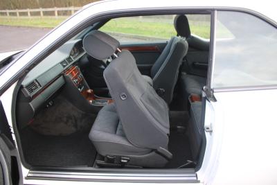 1995 Mercedes - Benz E220 COUPE AUTO