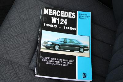 1995 Mercedes - Benz E220 COUPE AUTO