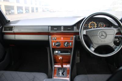 1995 Mercedes - Benz E220 COUPE AUTO