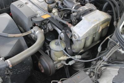 1995 Mercedes - Benz E220 COUPE AUTO