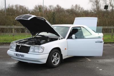 1995 Mercedes - Benz E220 COUPE AUTO