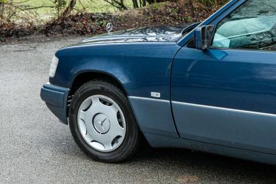 1993 Mercedes - Benz E220 ESTATE