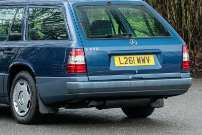 1993 Mercedes - Benz E220 ESTATE
