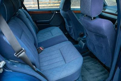 1993 Mercedes - Benz E220 ESTATE