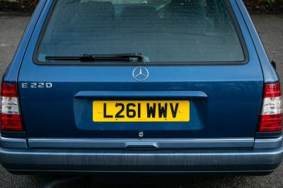 1993 Mercedes - Benz E220 ESTATE