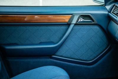 1993 Mercedes - Benz E220 ESTATE