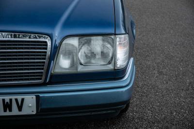 1993 Mercedes - Benz E220 ESTATE