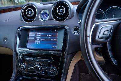 2010 Jaguar XJ V8 Premium Luxury (5.0 litre)