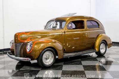 1940 Ford Deluxe Tudor Sedan