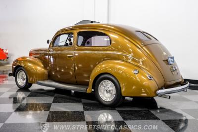1940 Ford Deluxe Tudor Sedan