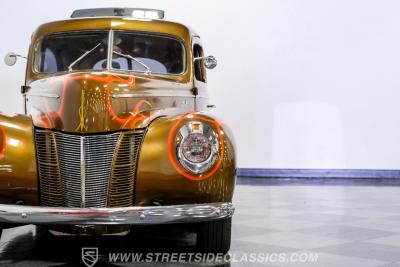 1940 Ford Deluxe Tudor Sedan