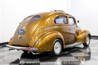 1940 Ford Deluxe Tudor Sedan