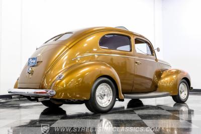 1940 Ford Deluxe Tudor Sedan