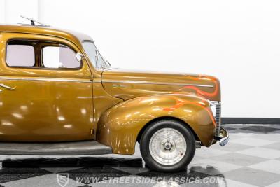 1940 Ford Deluxe Tudor Sedan