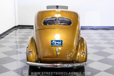 1940 Ford Deluxe Tudor Sedan