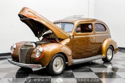 1940 Ford Deluxe Tudor Sedan