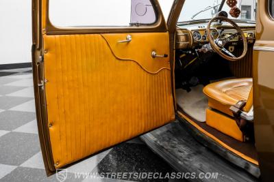 1940 Ford Deluxe Tudor Sedan