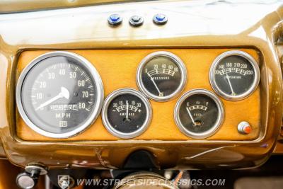 1940 Ford Deluxe Tudor Sedan