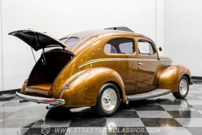 1940 Ford Deluxe Tudor Sedan