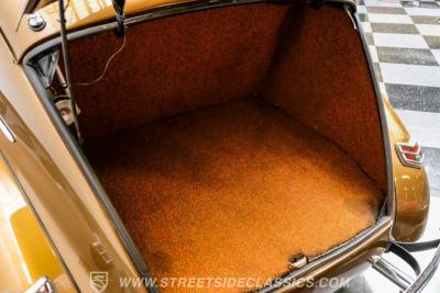 1940 Ford Deluxe Tudor Sedan