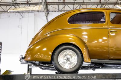 1940 Ford Deluxe Tudor Sedan