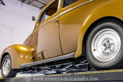 1940 Ford Deluxe Tudor Sedan
