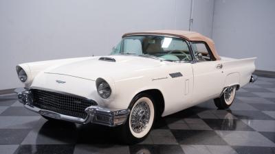 1957 Ford Thunderbird