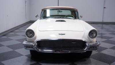 1957 Ford Thunderbird