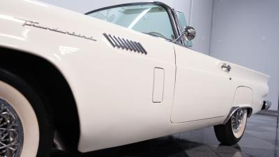 1957 Ford Thunderbird