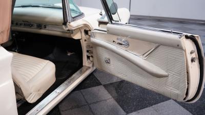 1957 Ford Thunderbird