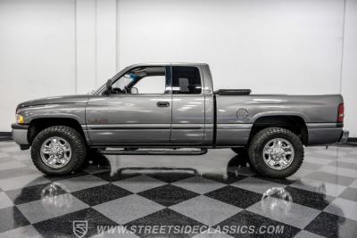 2002 Dodge Ram 2500 Quad Cab Laramie SLT