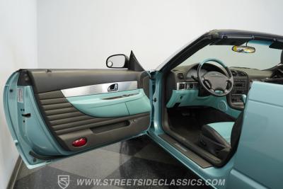 2002 Ford Thunderbird