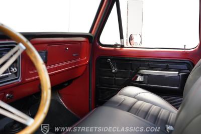 1976 Ford F-100 Custom Cab 4X4
