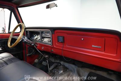 1976 Ford F-100 Custom Cab 4X4