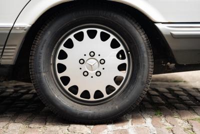 1984 Mercedes - Benz 500 SEL (Armoured)