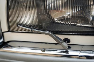 1984 Mercedes - Benz 500 SEL (Armoured)