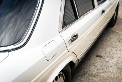 1984 Mercedes - Benz 500 SEL (Armoured)